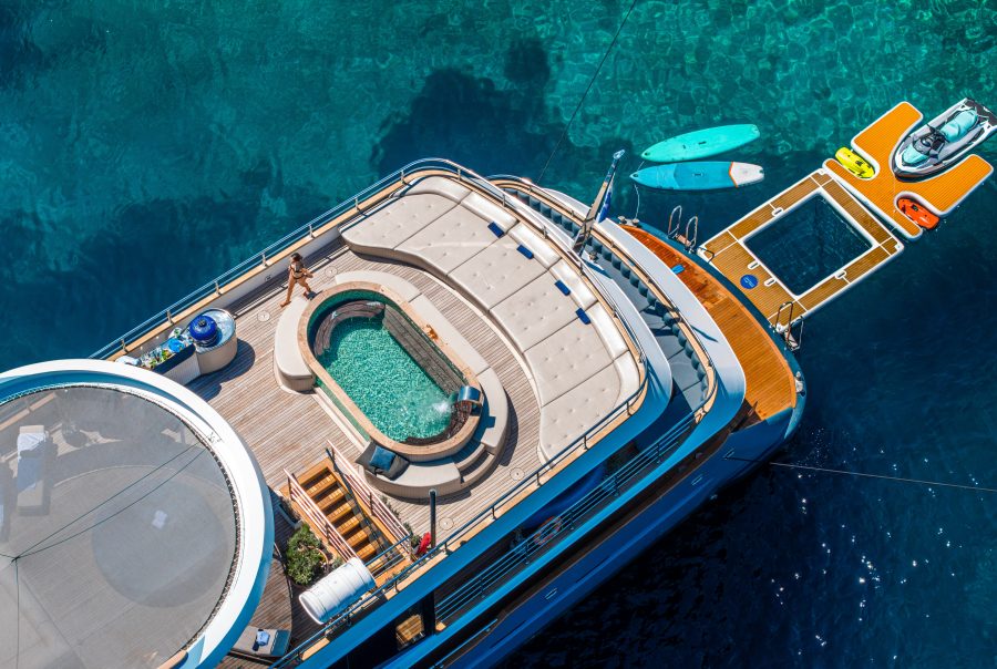 13. BELLA Water toys