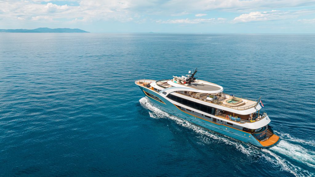 BELLA Cruising BELLA Cruising