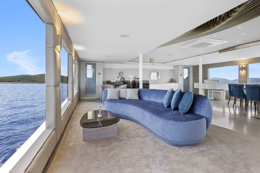 BELLA Salon - Upper deck BELLA Salon - Upper deck