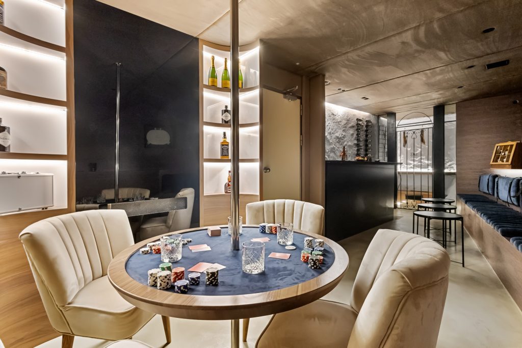 BELLA Whiskey and cigar bar - Lower deck BELLA Whiskey and cigar bar - Lower deck