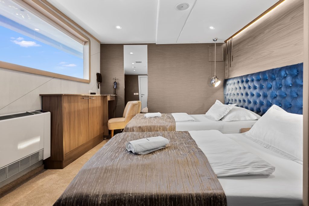 63. BELLA Twin stateroom - Main deck